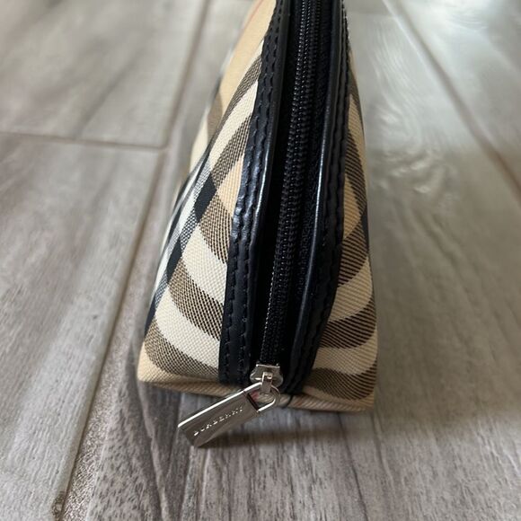 Burberry London Nova Check Plaid Cosmetic Bag Small - Picture 2 of 9